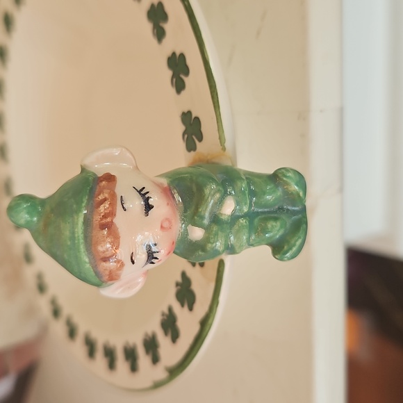 Enesco Cream Pitcher and Saucer with Leprechaun Figurine - Picture 6 of 9